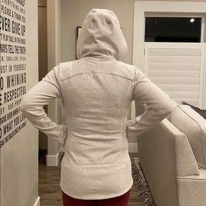 Athleta Stronger zip hoodie w hood & thumbholes!